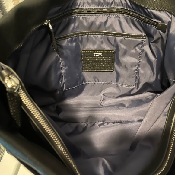 TUMI Black Tote Satchel Bag Double Handle Handbag w Key Lock - Picture 12 of 16